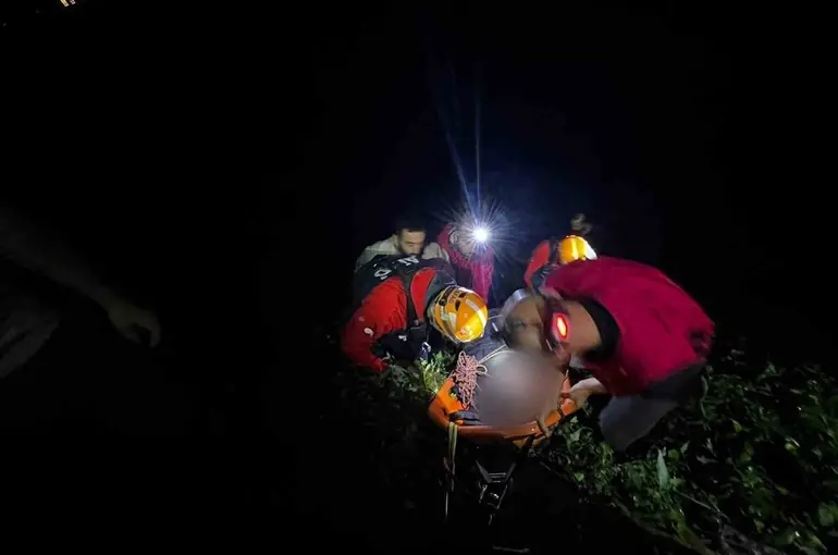 Şaşkeni Yaylası’nda uçuruma yuvarlanan turist hayatını kaybetti
