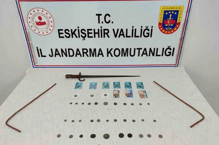 Satılmaya hazırlanan tarihi eserler ele geçirildi
