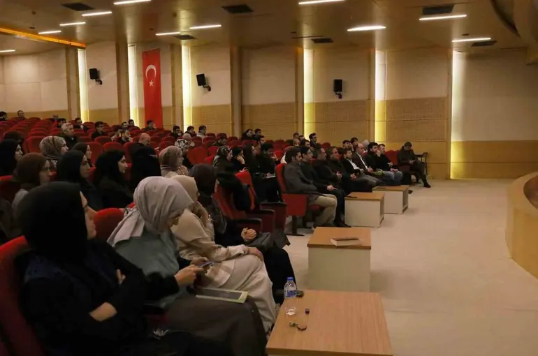 SAÜ’de İslam hukuku ve siyaset felsefesi konuşuldu
