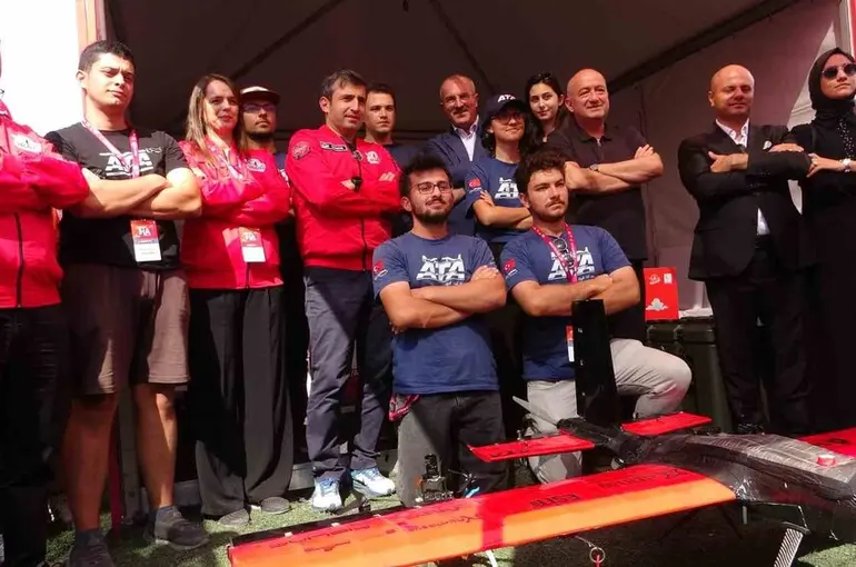Selçuk Bayraktar, Gökçeada TEKNOFEST’te
