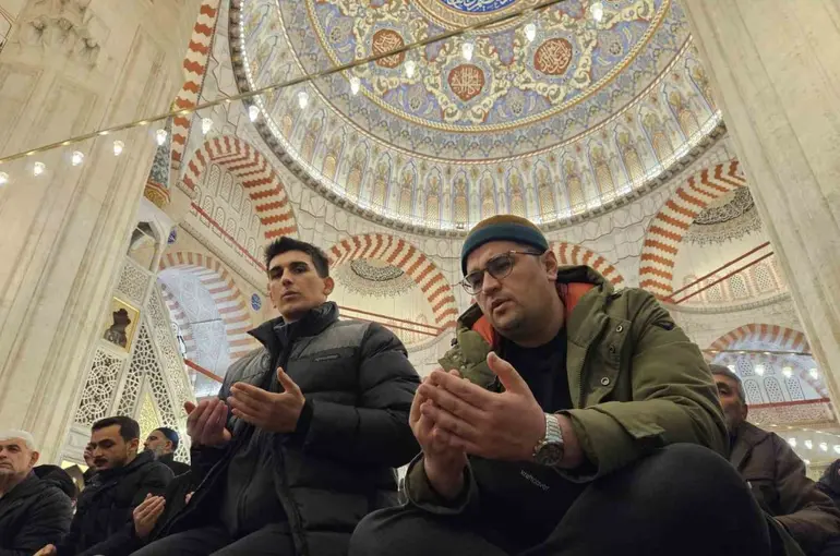 Selimiye Camii’nde 4 yıl aradan sonra ilk teravih
