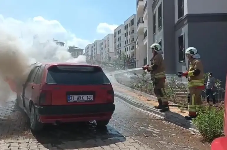 Seyir halindeki Tofaş alev alev yandı
