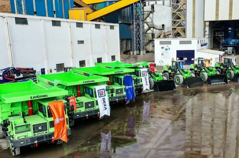 Seza Çimento, yeni elektrikli araç filosuyla çevreci vizyonunu güçlendirdi

