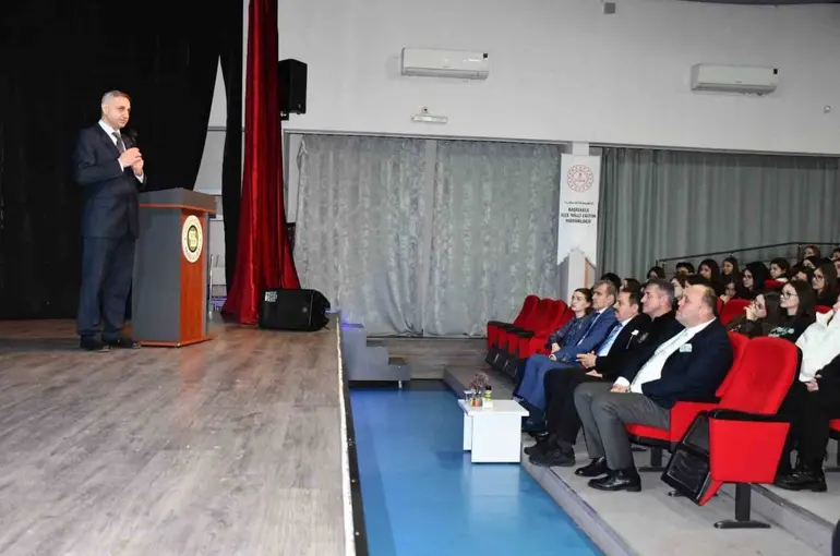 Siber tuzaklara karşı alarm: Okullarda koruyucu eğitim hamlesi

