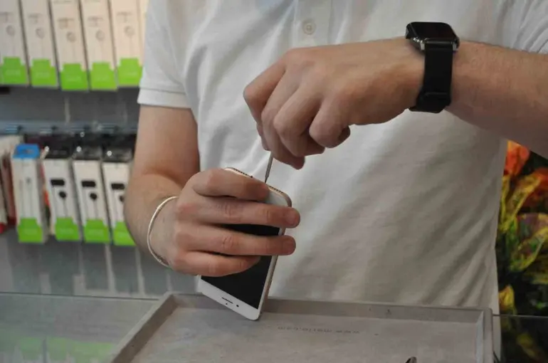 Sıcaklarda cep telefonunuzu uzun süre şarjda bırakmayın

