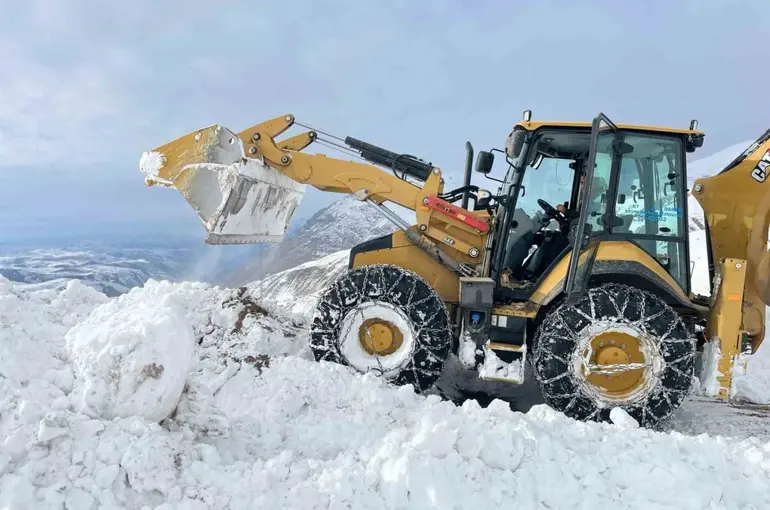 Siirt’te 146 köy yolu ulaşıma açıldı
