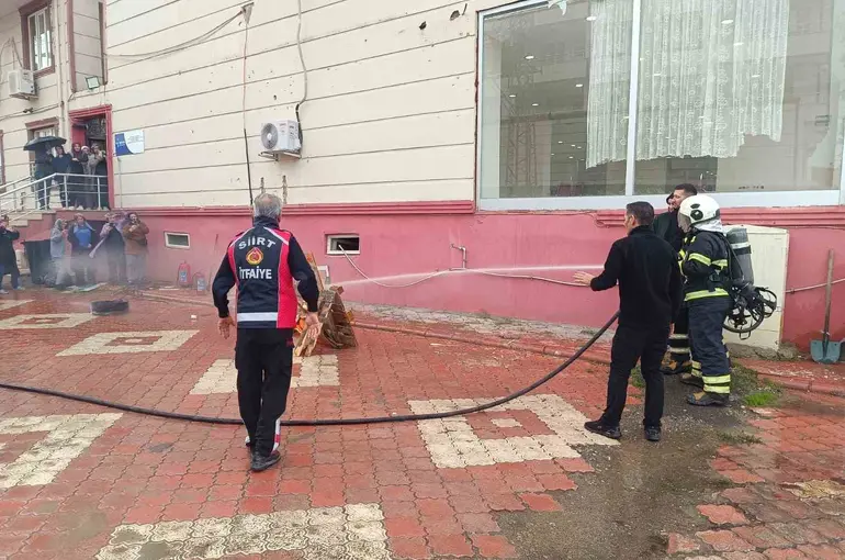 Siirt’te kız öğrenci yurtlarında yangın tatbikatı: Öğrenci ve personele uygulamalı eğitim

