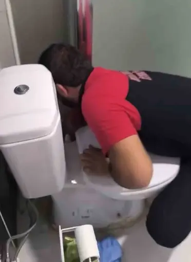 Siirt’te lavabo gider borusuna sıkışan 2 yavru kedi itfaiye ekiplerince kurtarıldı
