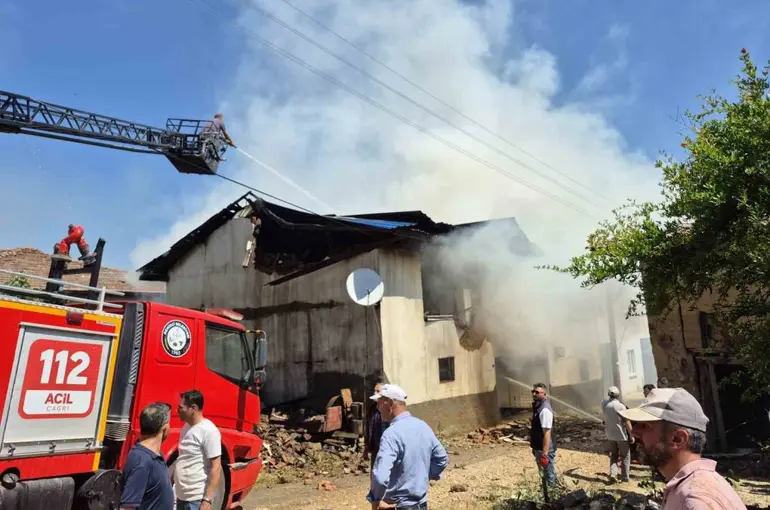 Simav Aksaz köyünde korkutan yangın
