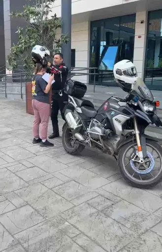Sınava yetişemeyen adayın imdadına polis yetişti
