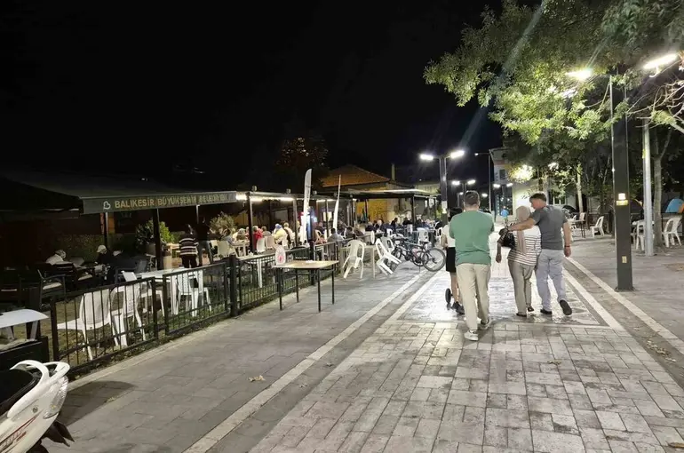 Sındırgı’da depremler sürüyor
