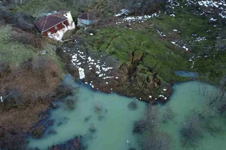 Sinop’ta heyelan mağdurları çözüm bekliyor
