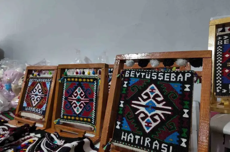 Şırnaklı Kadınların kış sergisine yoğun ilgi

