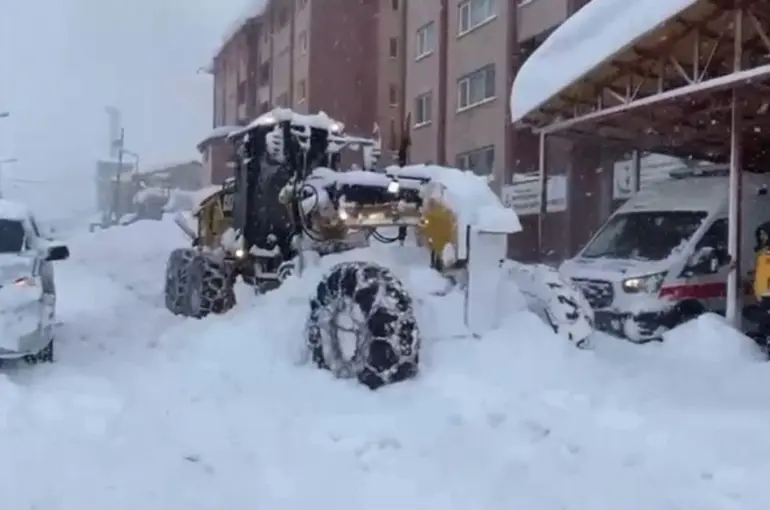 Şırnak’ta kar kalınlığı 2 metreyi geçti
