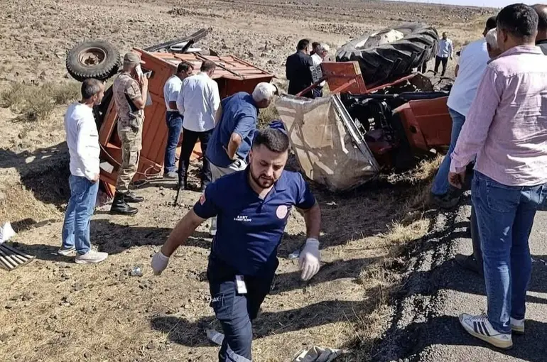Şırnak’ta traktör devrildi: 1 ölü, 4 yaralı
