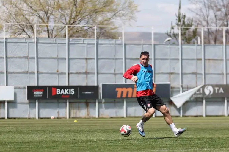 Sivasspor’da Rey Manaj idmanlara başladı

