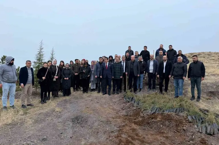 Sivrice’de Öğretmenler Günü’nde anlamlı etkinlik
