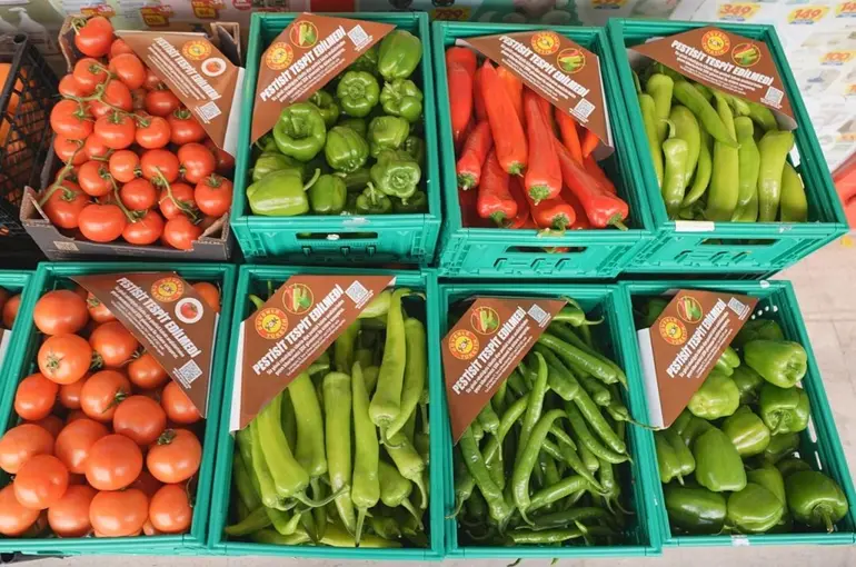 ŞOK Marketler’de pestisit analizinin kapsamı genişliyor: Domatesten sonra biberler de analiz ediliyor
