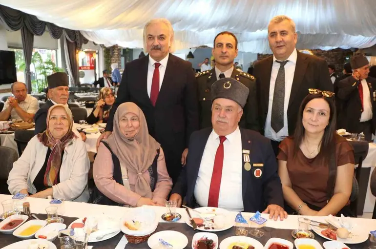 Söke’de Gaziler Günü’nde Şehit ve Gazi Aileleri onuruna kahvaltı düzenlendi

