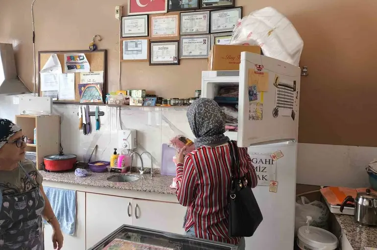 Söke’de gıda işletmeleri denetlendi
