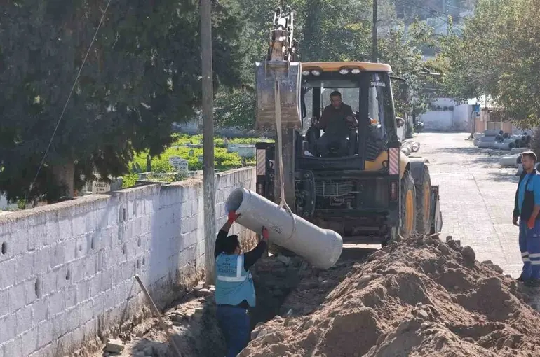 Söke’de yağmur suyu hattı çalışmaları sürüyor
