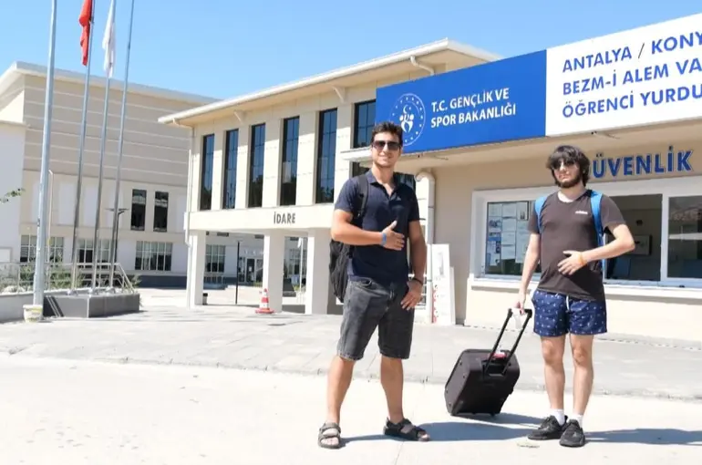Son dört yılda 628 bin genç yurtlarda ücretsiz konakladı
