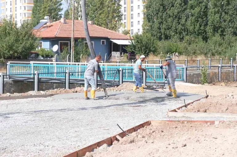 Sorgun Belediyesi’nden üç bölgede eş zamanlı çalışma

