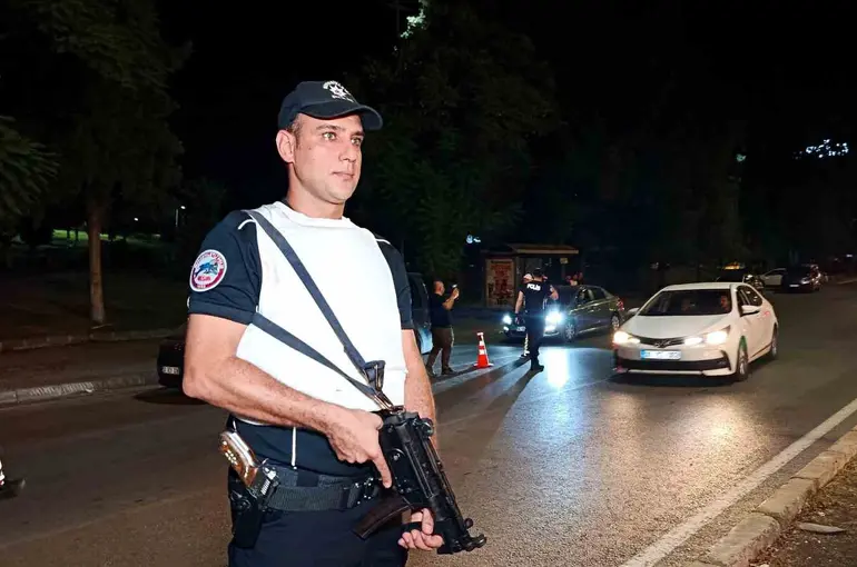 Suçlular kaçamadı, kural tanımayan sürücülere ceza yağdı
