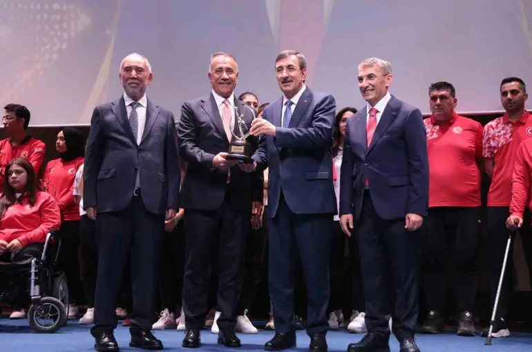 Sultangazi Belediyesi ödül alan tek belediye oldu
