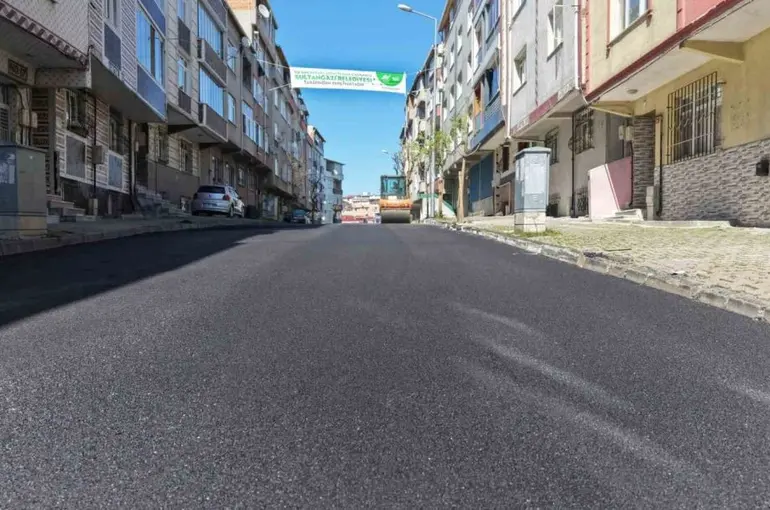 Sultangazi’de asfalt çalışmaları sürüyor
