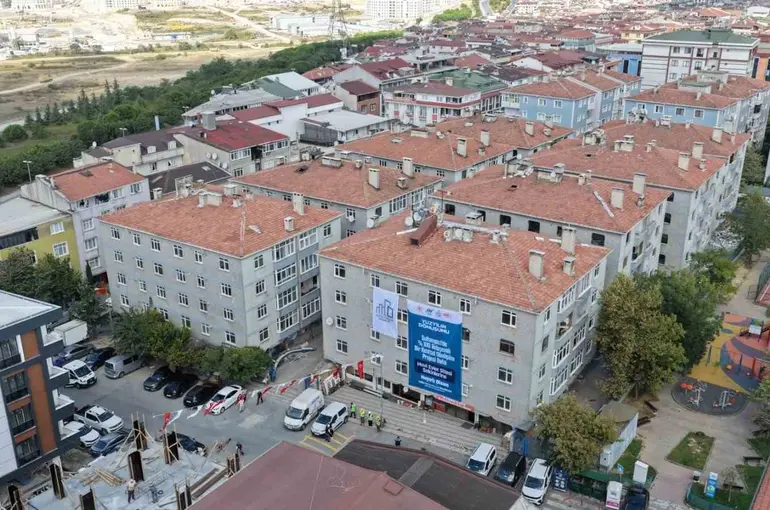 Sultangazi’de kentsel dönüşüm hızla sürüyor: 176 daire yerinde dönüşüyor
