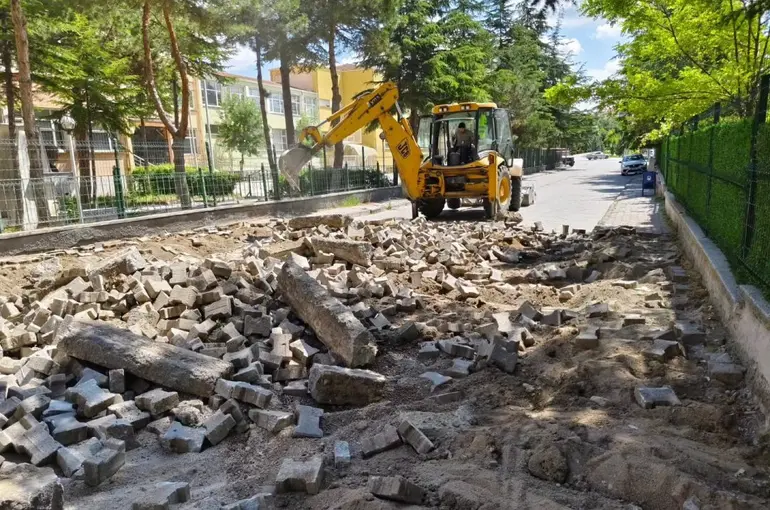 Sungurlu’da Çorum FK Sokağı’nda çalışmalar başladı
