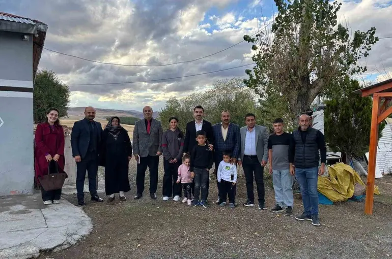 Susuz’da öğrenciler evlerinde ziyaret ediliyor
