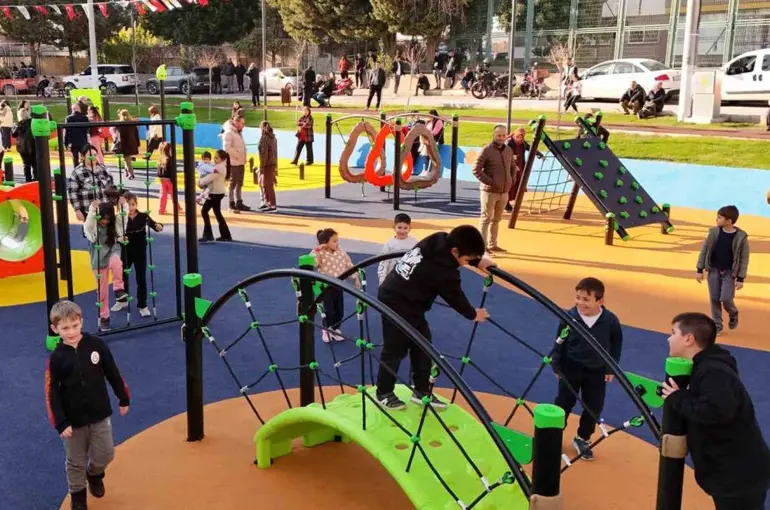 Tarsus’ta çocuklara karne hediyesi Survivor Park açıldı
