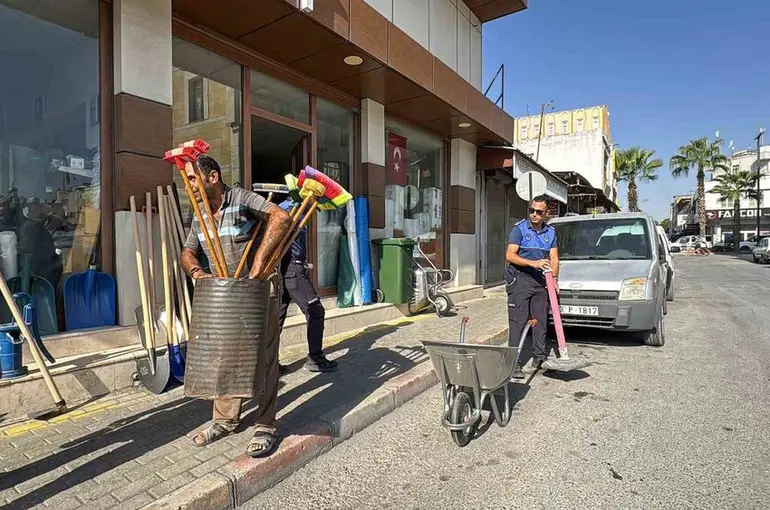 Tarsus’ta kaldırım işgaline karşı sıkı denetim
