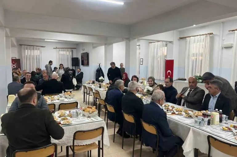 Tavşanlı’da Sanayici ve Eğitimciler "Hamilik" iftarında buluştu
