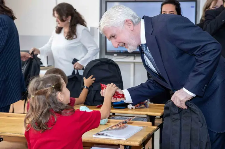 TEI’den Mahmudiye’ye kırtasiye desteği
