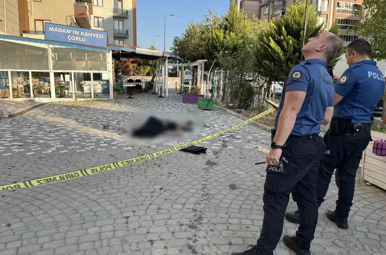 Tekirdağ’da 7. kattan düşen vatandaş hayatını kaybetti
