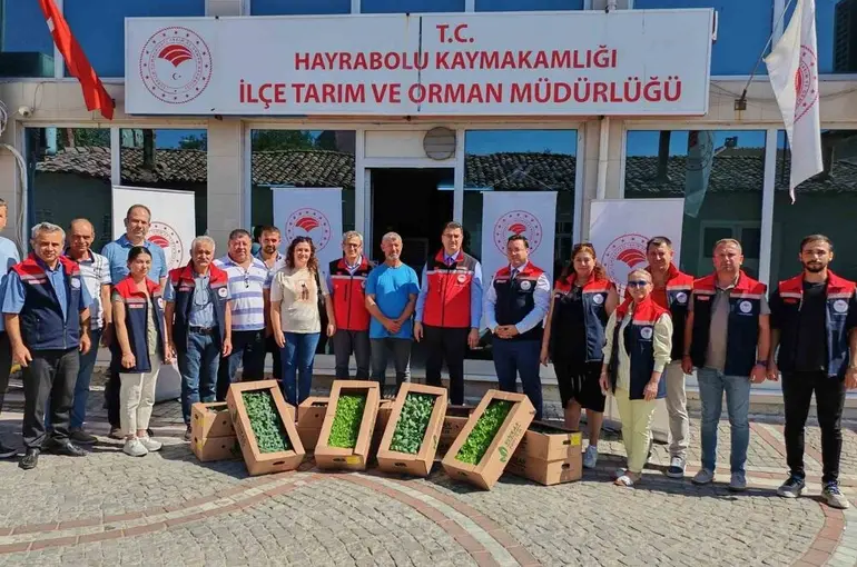 Tekirdağ’da genç çiftçilere fide dağıtımı yapıldı
