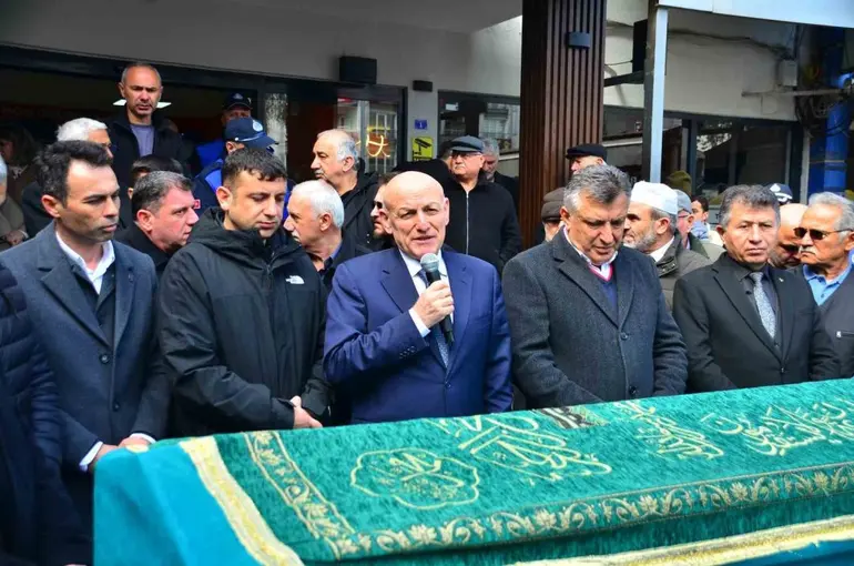 Termeli siyasetçi için cenaze töreni
