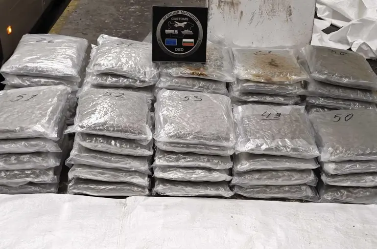 Tırda 57 kilogram esrar ele geçirildi
