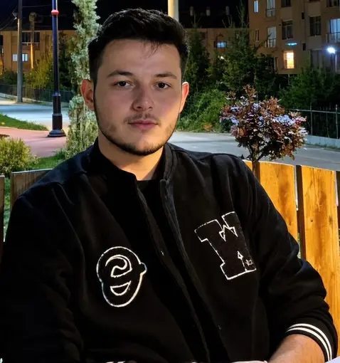 Tırı sollamak isterken kaza yapan motosiklet sürücüsü hayatını kaybetti
