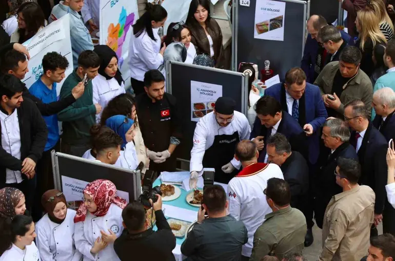 TOGÜ’de okuyan uluslararası öğrencilerden kültür şöleni
