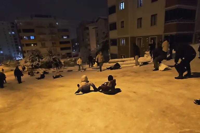 Tokat’ta ’ölümüne’ kar eğlencesi
