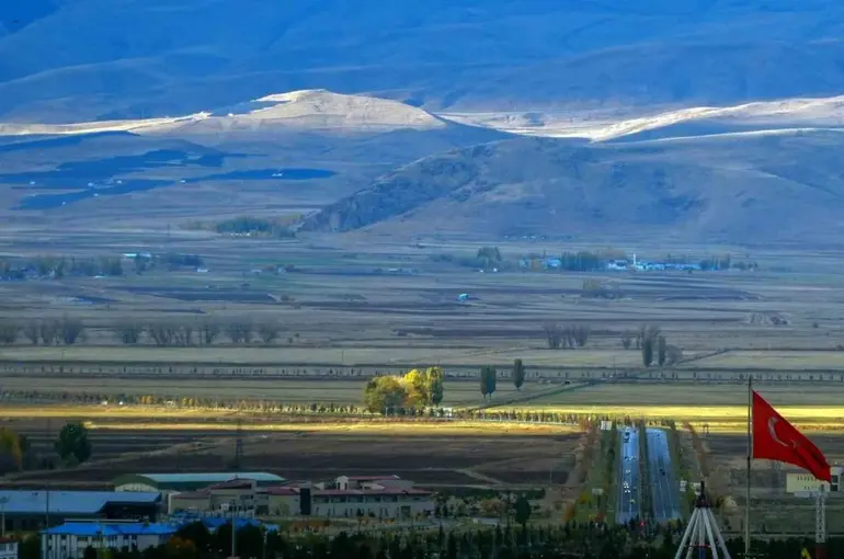 Tozlu arşivlerde unutulan bir gerçek: Hollandalı girişimciye Erzurum, Palandöken ve Toroslar’da petrol izni
