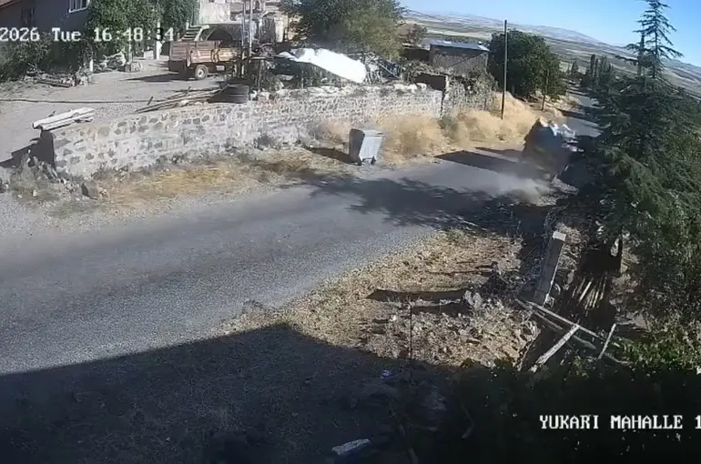 Traktör kazasında ağır yaralanan 75 yaşındaki kadın hayatını kaybetti
