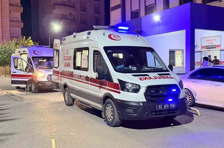 Traktörden düşen kadın hayatını kaybetti
