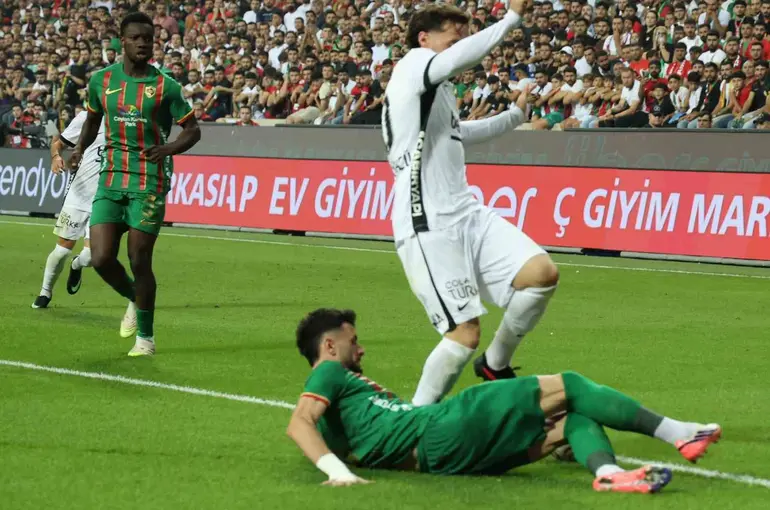Trendyol Süper Lig: Amed Sportif Faaliyetler: 3 - Beşiktaş: 2 (Maç sonucu)

