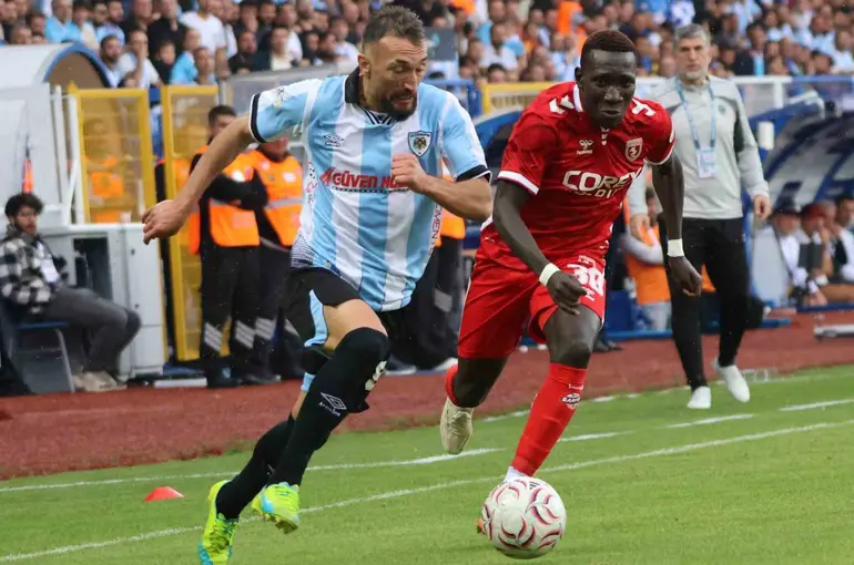 Trendyol Süper Lig: Erzurumspor FK: 1 - Samsunspor: 0 (İlk yarı)
