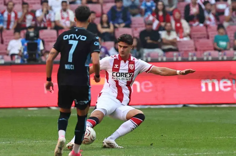 Trendyol Süper Lig: Samsunspor: 0 - Trabzonspor: 3 (İlk yarı)
